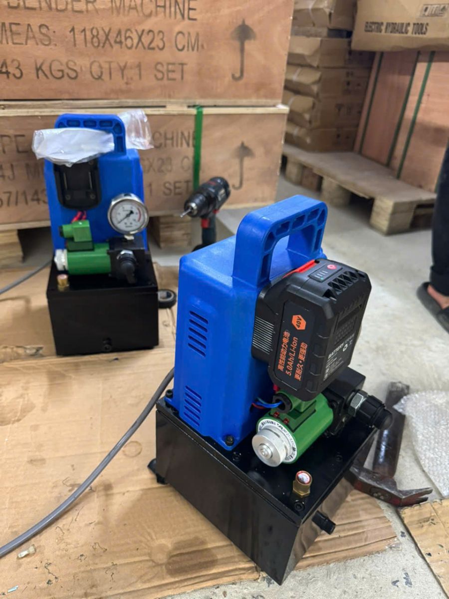 bơm thủy lực dùng pin