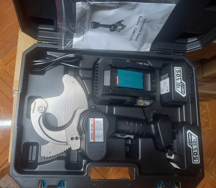 Máy Cắt Cáp Dùng Pin EC-65M
